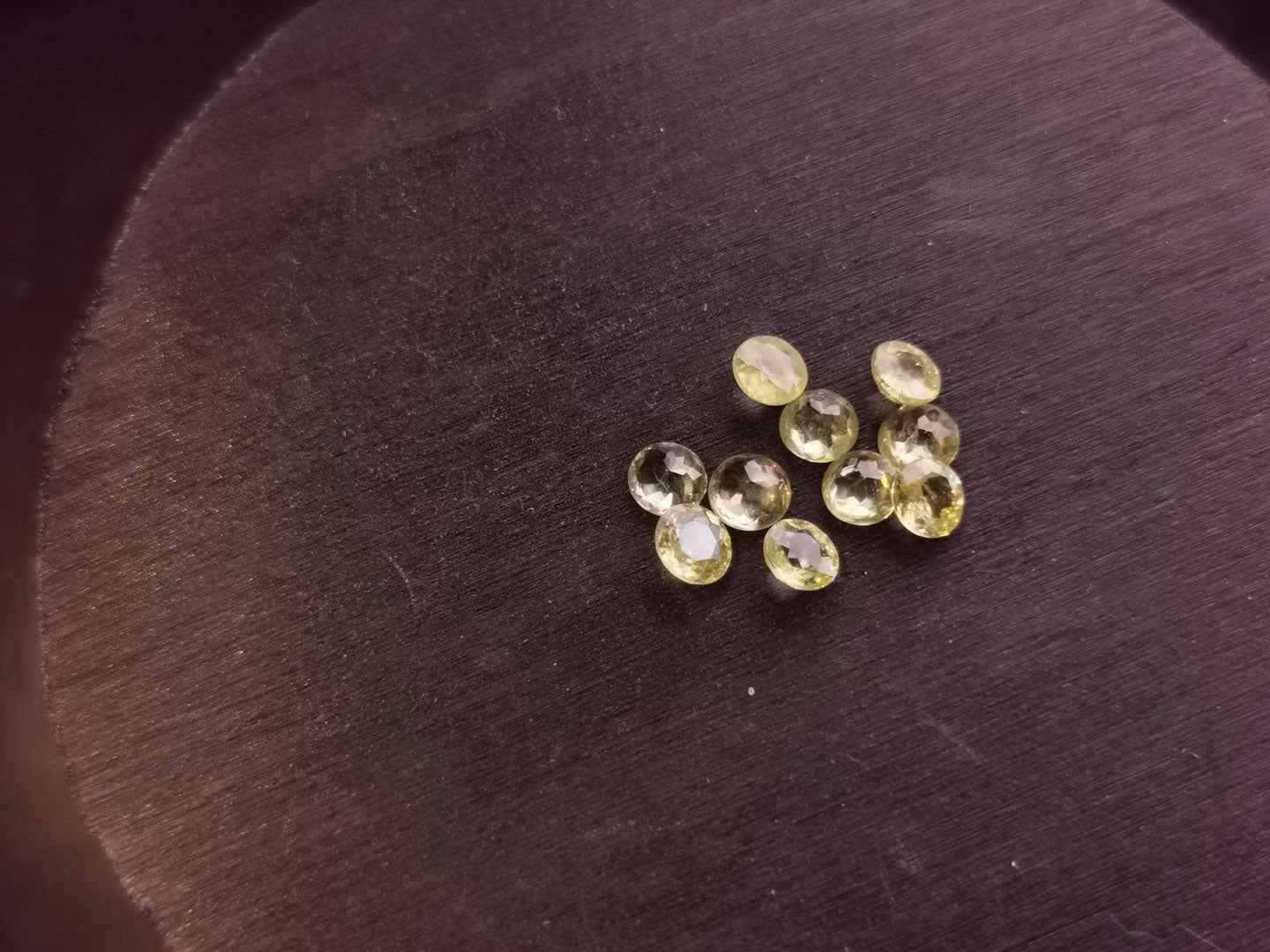 Lotto di 10 Sfeni taglio rotondo 3,12 ct totali