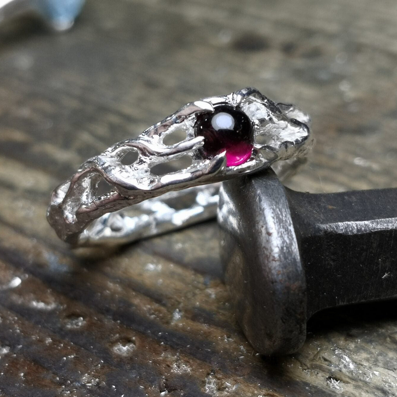 "Bioband" con Rodolite Cabochon