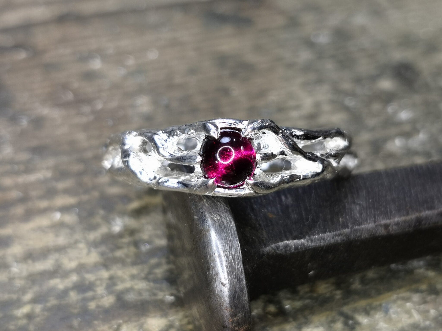 "Bioband" con Rodolite Cabochon