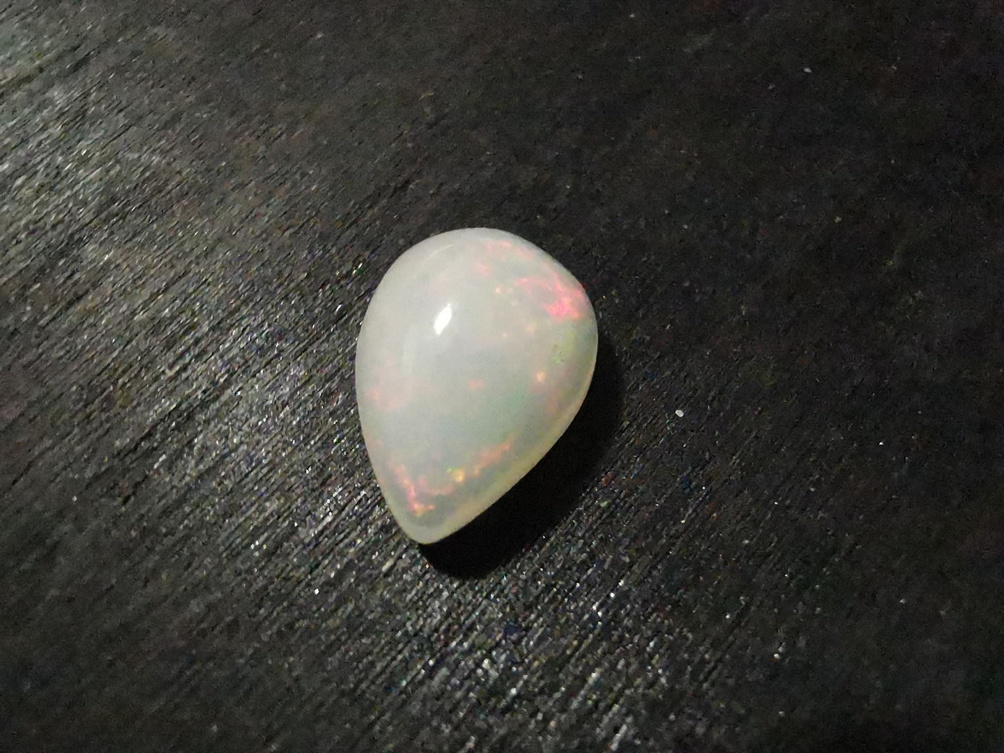 Opale taglio goccia cabochon 2,00 ct