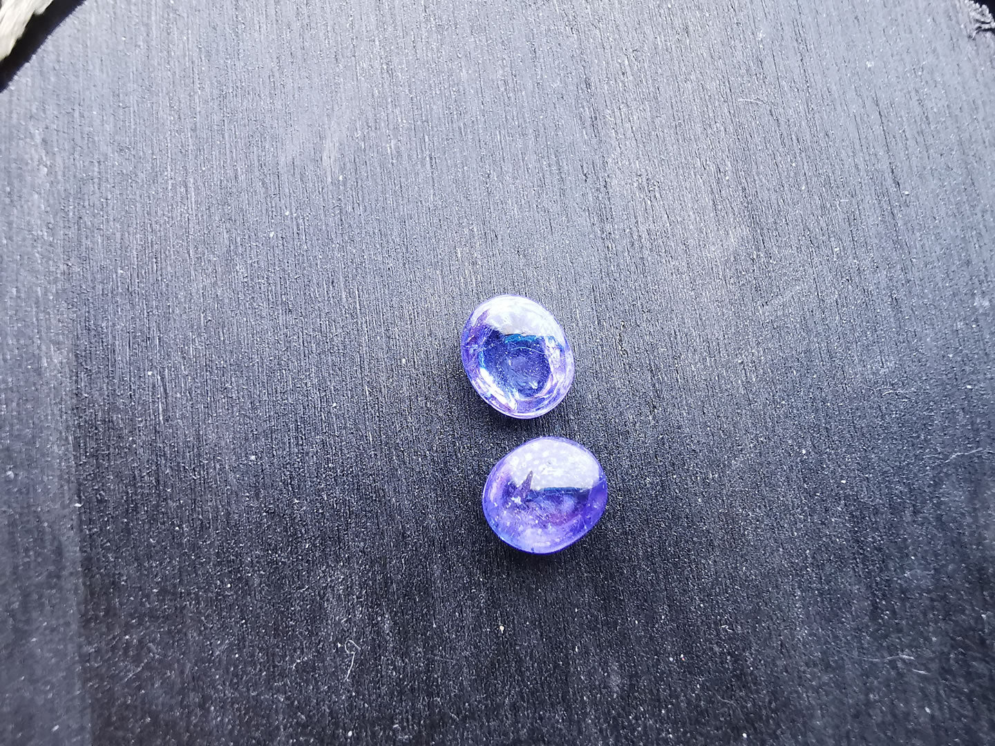 Coppia di Tanzaniti taglio ovale cabochon 2,85 ct