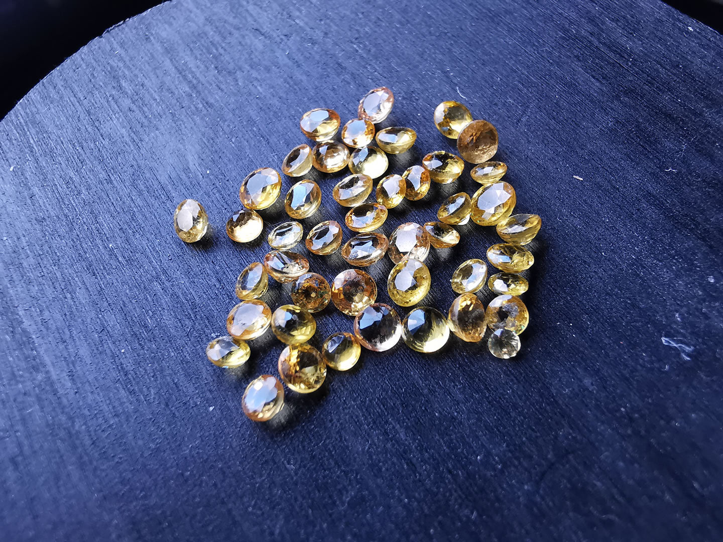 Zaffiri gialli taglio rotondo 8,58 ct totali