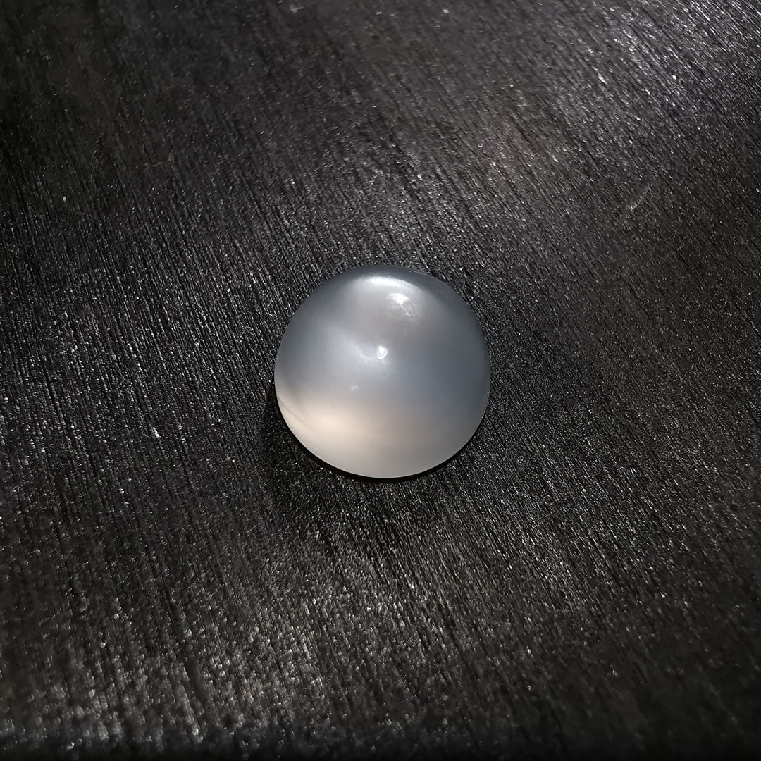 Adularia Pietra di Luna taglio rotondo cabochon 2,89 ct