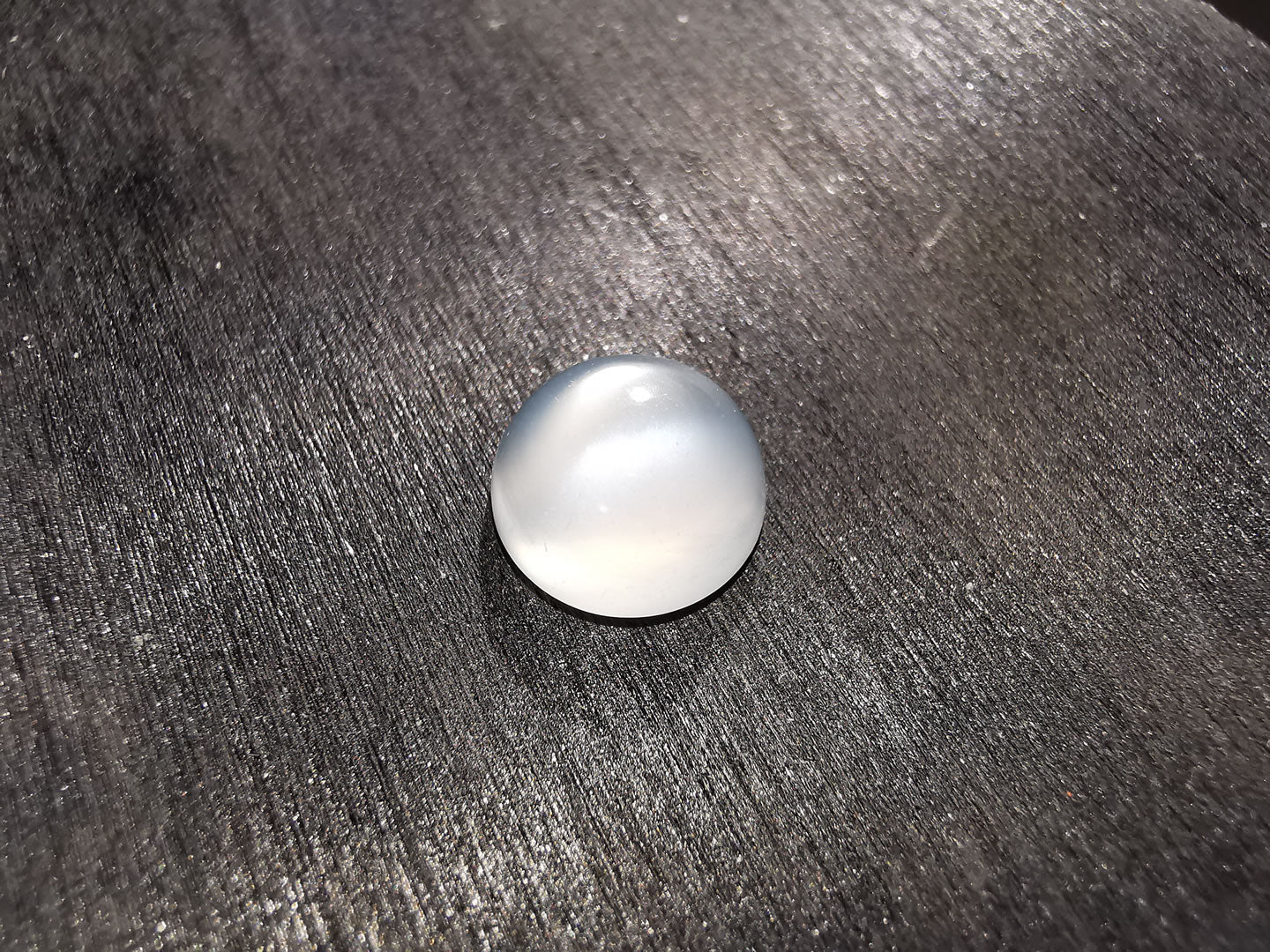 Adularia Pietra di Luna taglio rotondo cabochon 2,89 ct