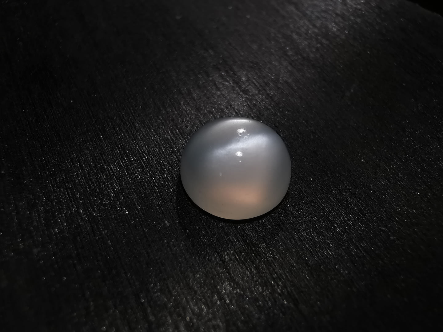 Adularia Pietra di Luna taglio rotondo cabochon 2,89 ct