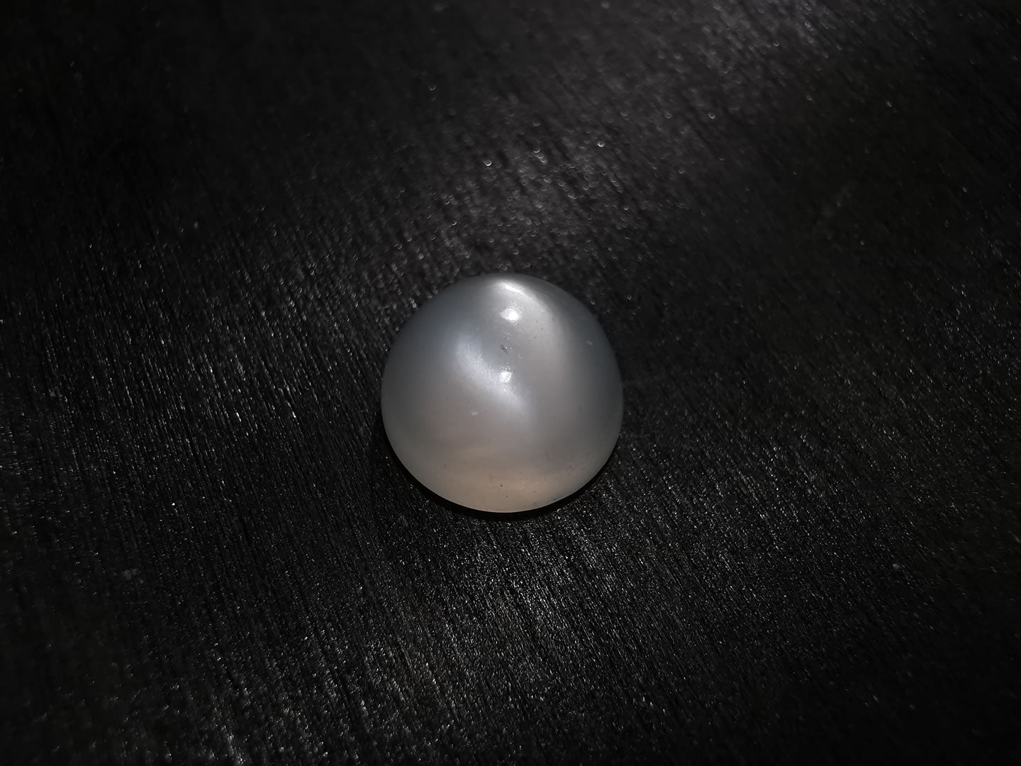 Adularia Pietra di Luna taglio rotondo cabochon 2,89 ct