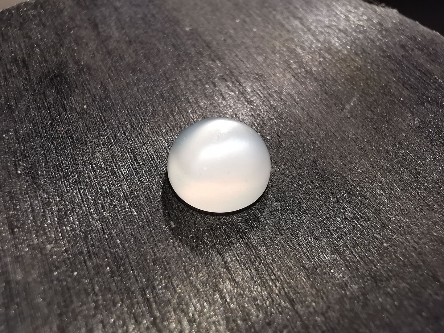 Adularia Pietra di Luna taglio rotondo cabochon 2,89 ct