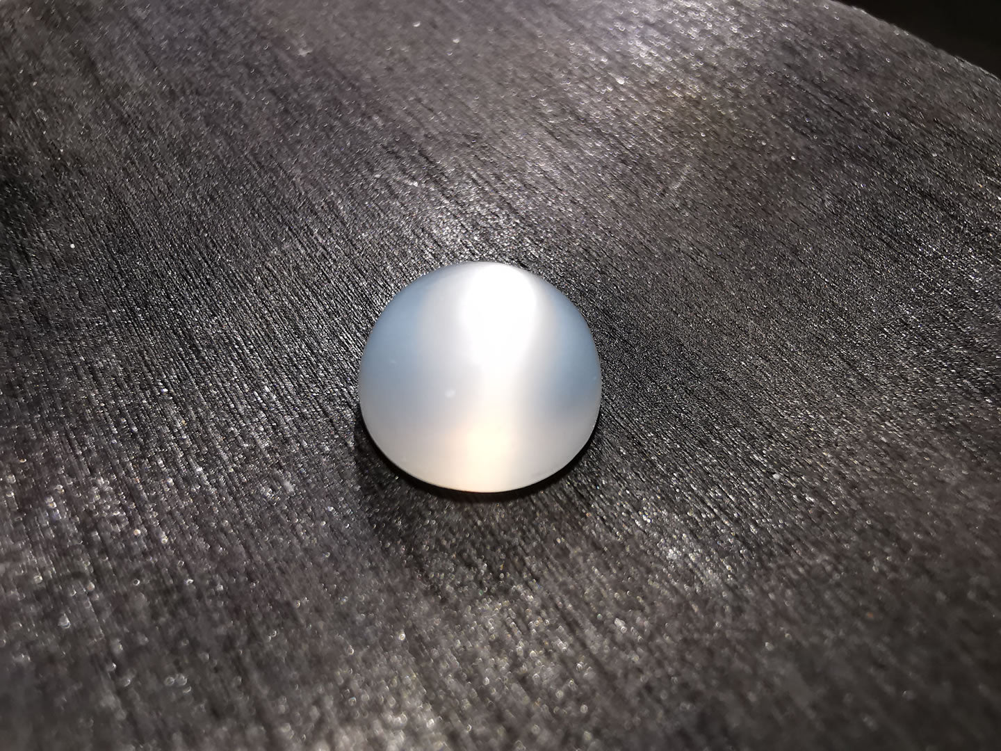 Adularia Pietra di Luna taglio rotondo cabochon 2,89 ct