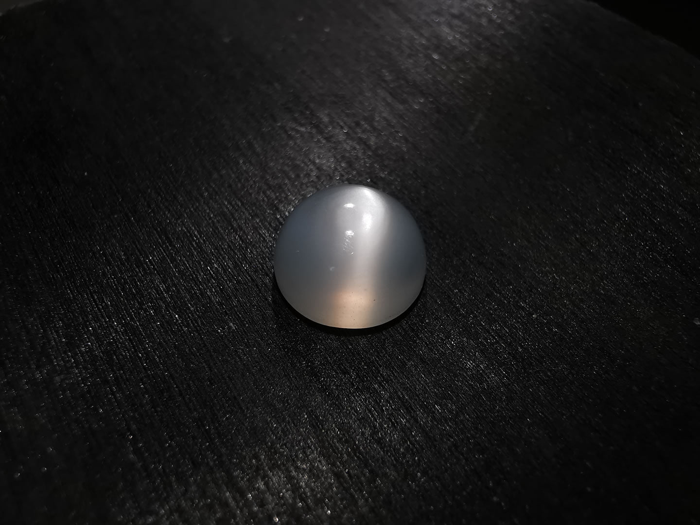 Adularia Pietra di Luna taglio rotondo cabochon 2,89 ct