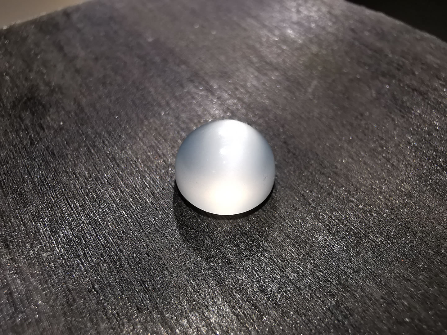 Adularia Pietra di Luna taglio rotondo cabochon 2,89 ct