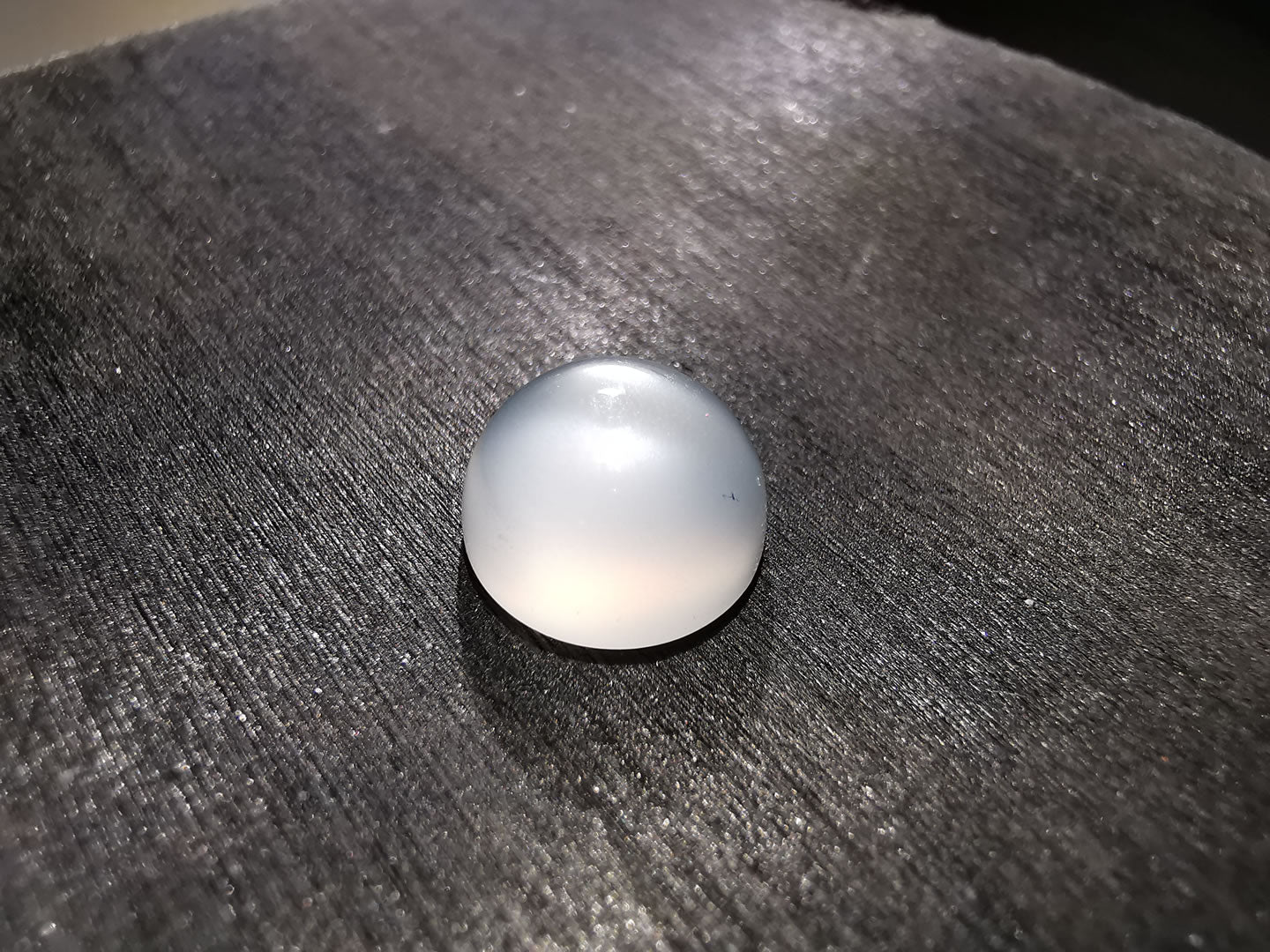 Adularia Pietra di Luna taglio rotondo cabochon 2,89 ct