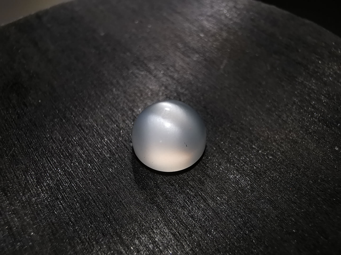 Adularia Pietra di Luna taglio rotondo cabochon 2,89 ct
