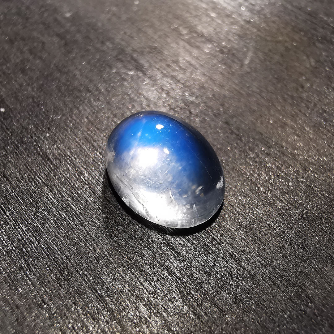 Peristerite varietà Pietra di Luna taglio ovale cabochon 4,07 ct