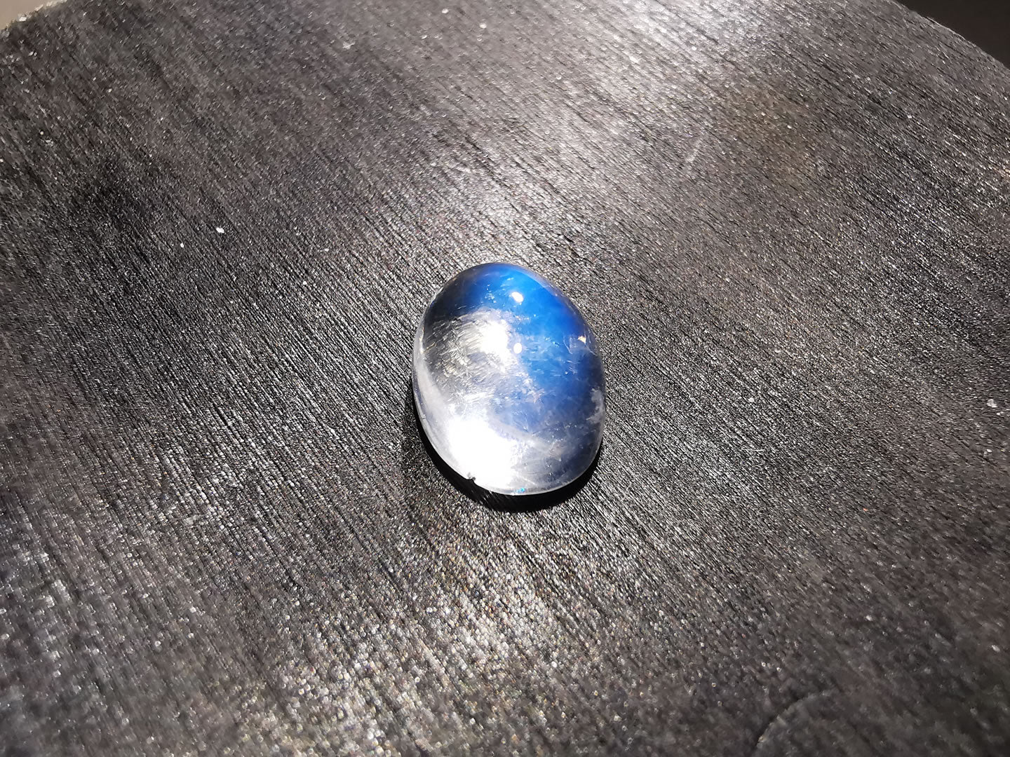 Peristerite varietà Pietra di Luna taglio ovale cabochon 4,07 ct