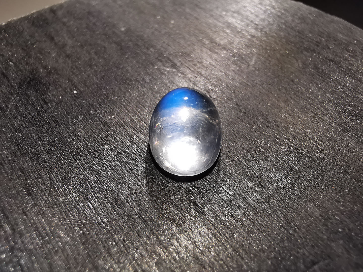 Peristerite varietà Pietra di Luna taglio ovale cabochon 4,07 ct