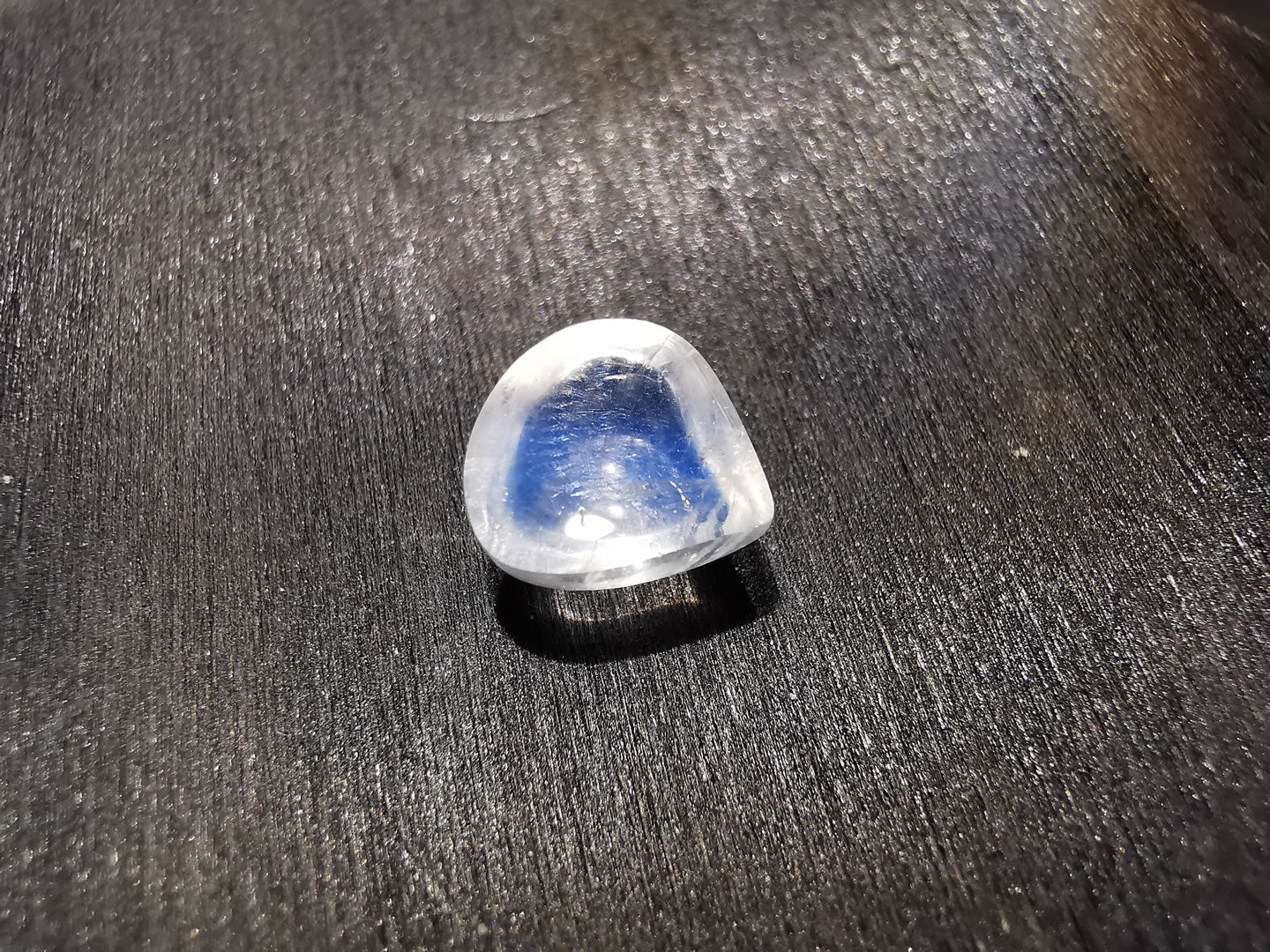 Labradorite varietà rainbow moonstone taglio goccia cabochon 2,68 ct