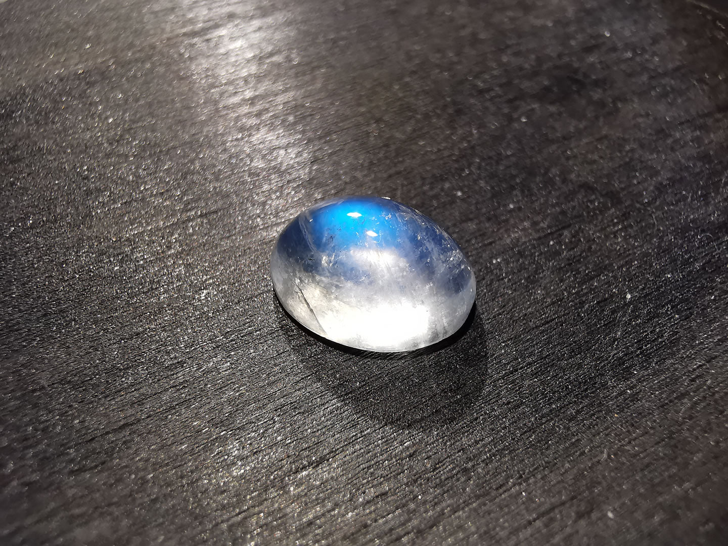 Labradorite varietà rainbow moonstone taglio ovale cabochon 3,12 ct