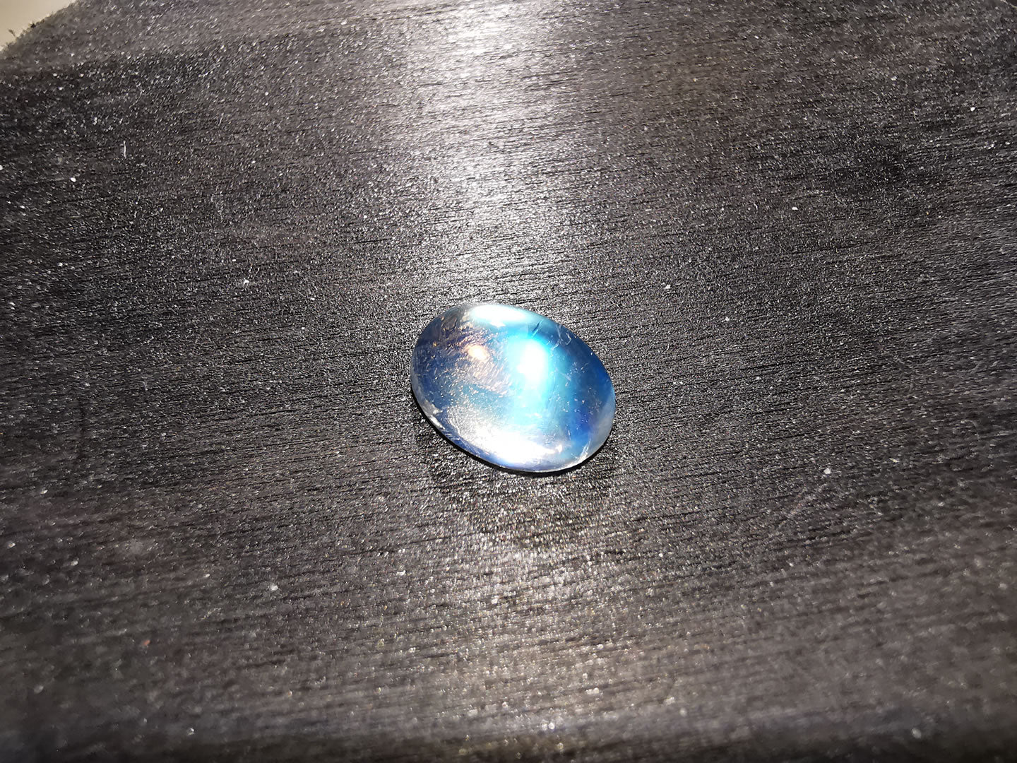Labradorite varietà rainbow moonstone taglio ovale cabochon 1,91 ct