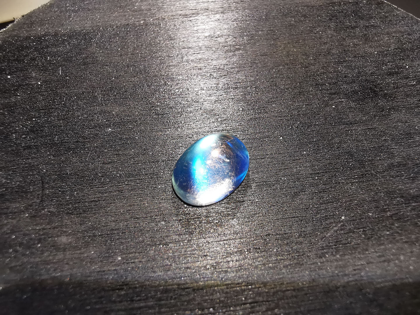 Labradorite varietà rainbow moonstone taglio ovale cabochon 1,91 ct