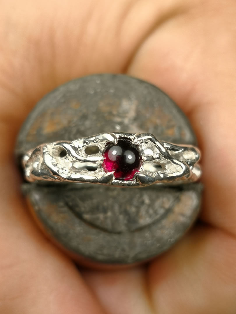 "Bioband" con Rodolite Cabochon