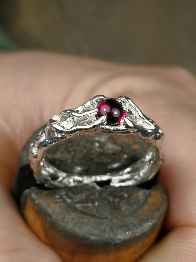 "Bioband" con Rodolite Cabochon
