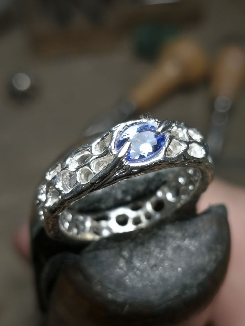 "BioBand" con Tanzanite Ovale