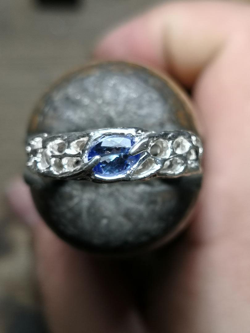 "BioBand" con Tanzanite Ovale