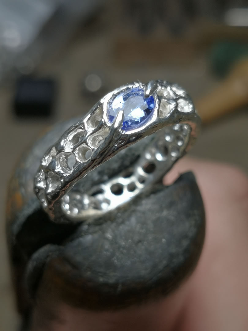 "BioBand" con Tanzanite Ovale