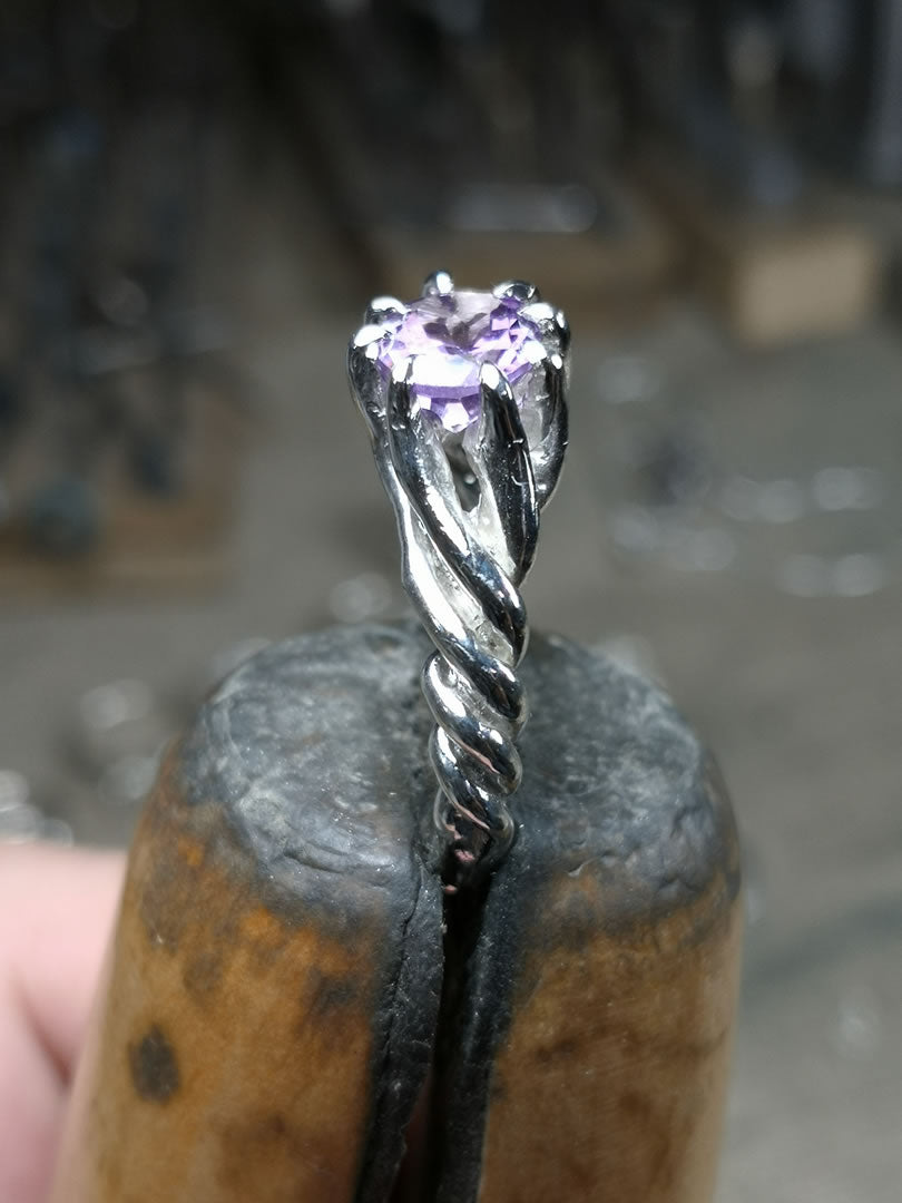 Torchon in Argento con Ametista ovale