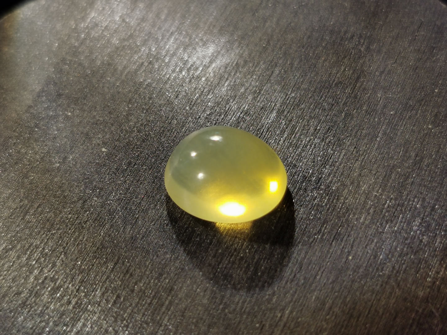 Opale di fuoco taglio cabochon ovale 5,05 ct