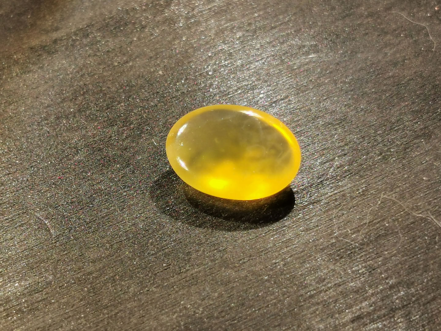 Opale di fuoco taglio cabochon ovale 3,93 ct