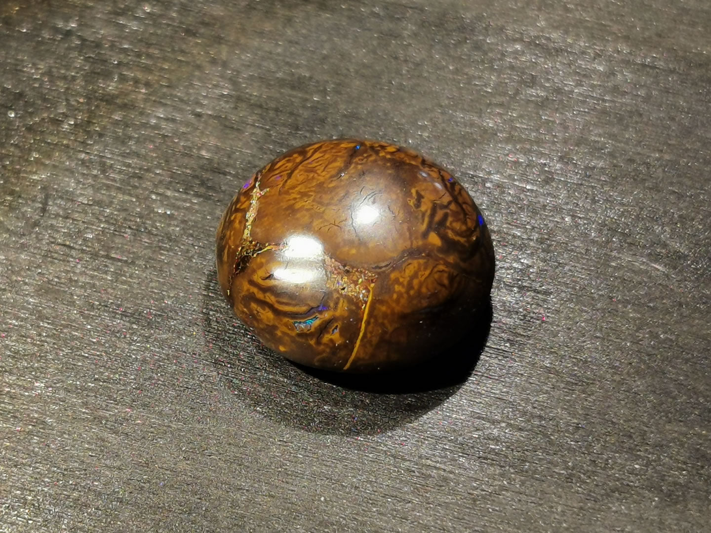 Opale matrice taglio rotondo cabochon 17,97 ct