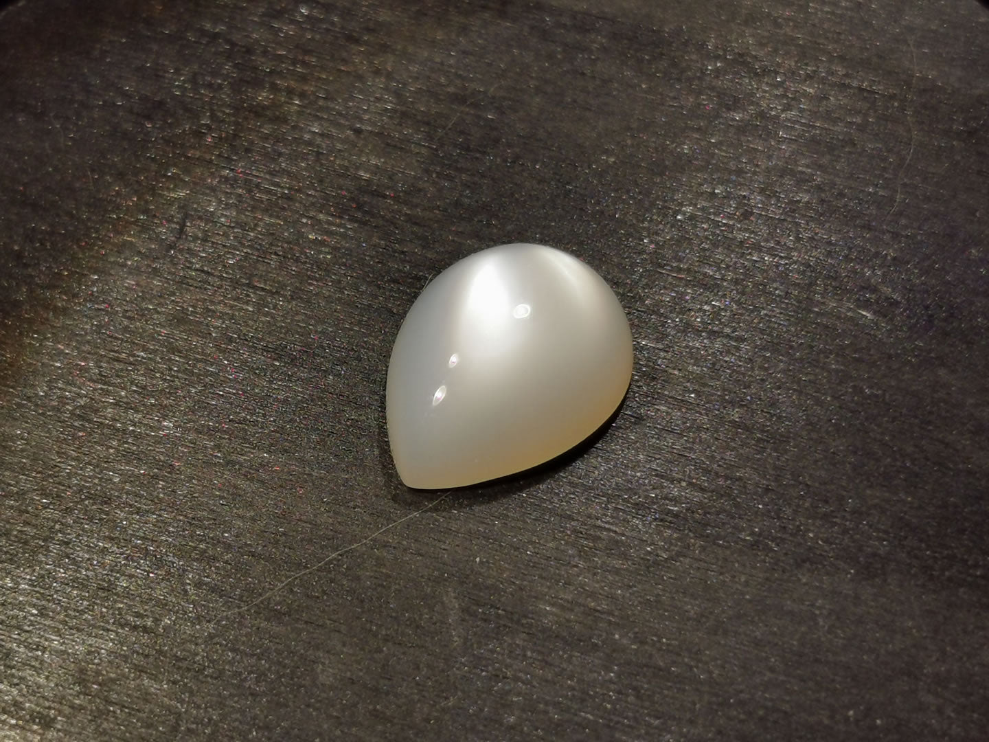 Adularia Pietra di Luna taglio goccia cabochon 7,73 ct