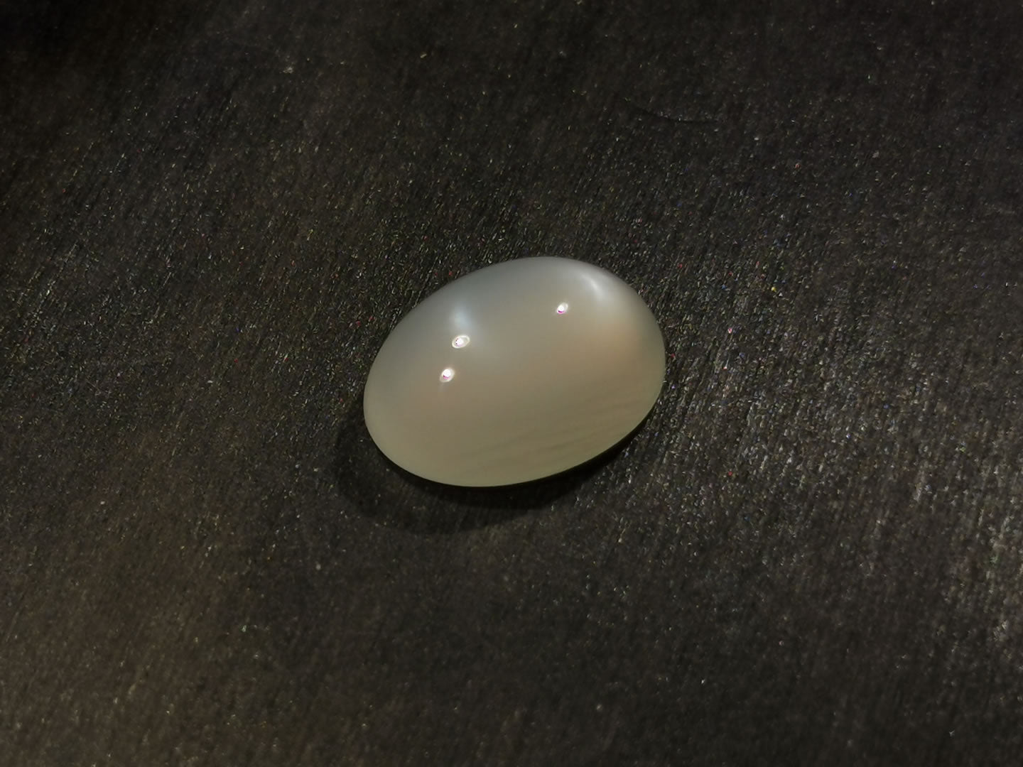Adularia Pietra di Luna taglio ovale cabochon 6,27 ct