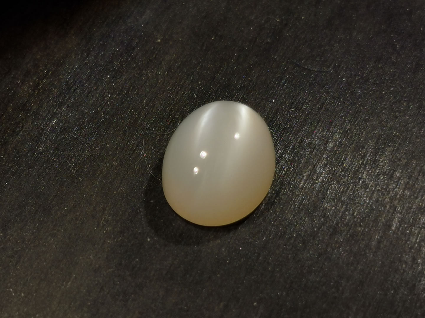 Adularia Pietra di Luna taglio ovale cabochon 10,04 ct