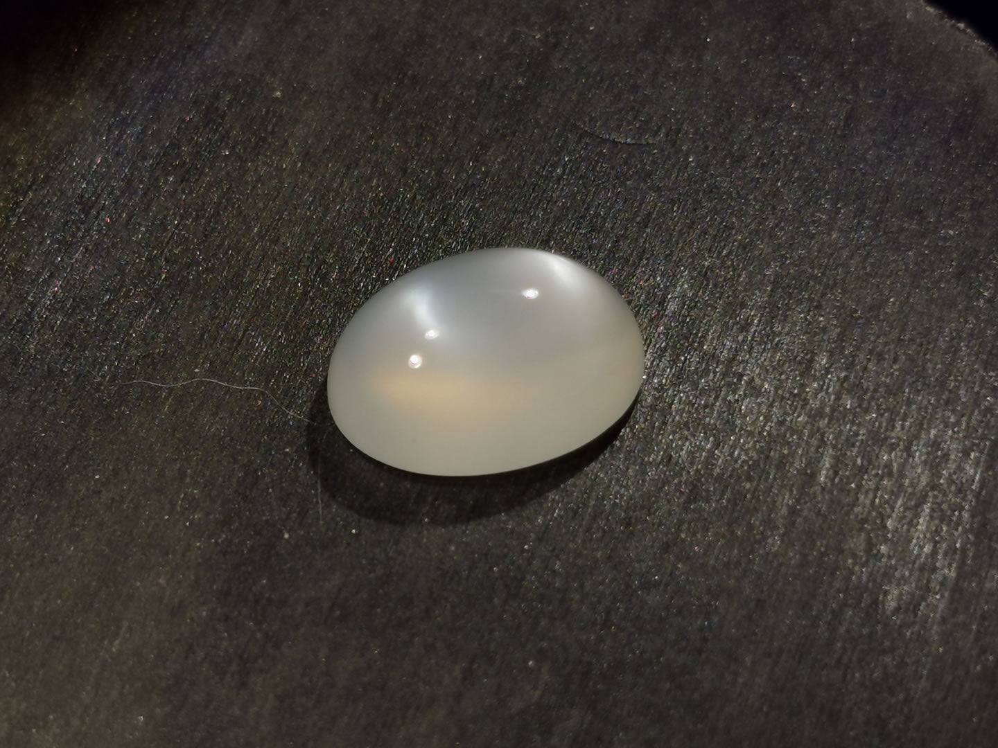 Adularia Pietra di Luna taglio ovale cabochon 9,56 ct