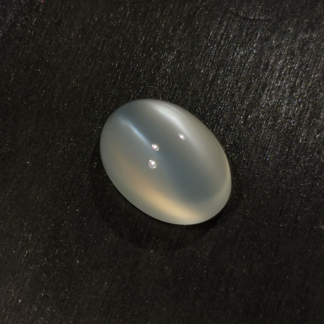 Adularia Pietra di Luna taglio ovale cabochon 6,39 ct