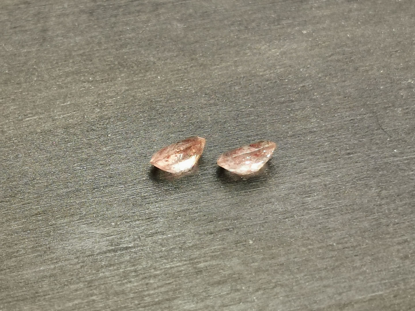 Coppia di Quarzi Strawberry taglio ovale 1,34 ct