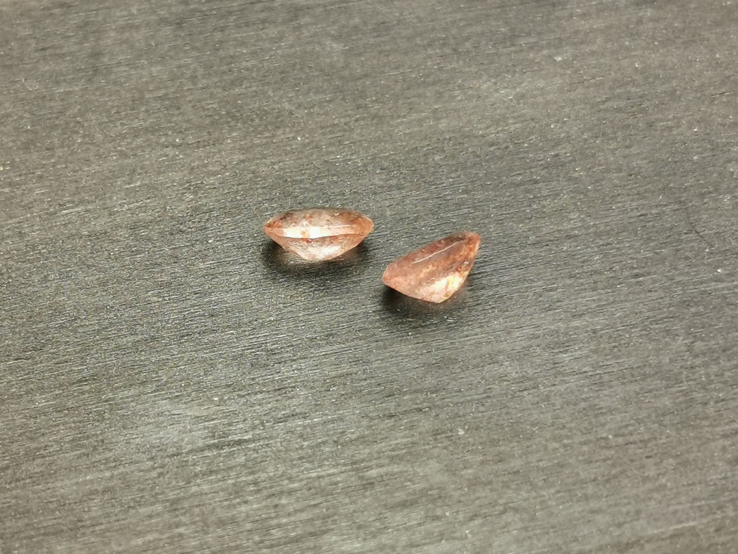 Coppia di Quarzi Strawberry taglio ovale 1,44 ct