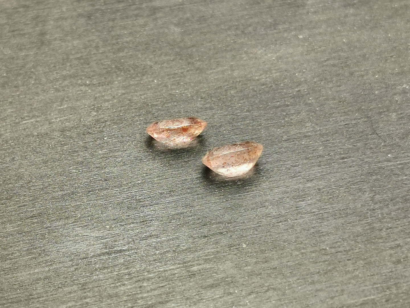 Coppia di Quarzi Strawberry taglio ovale 1,50 ct