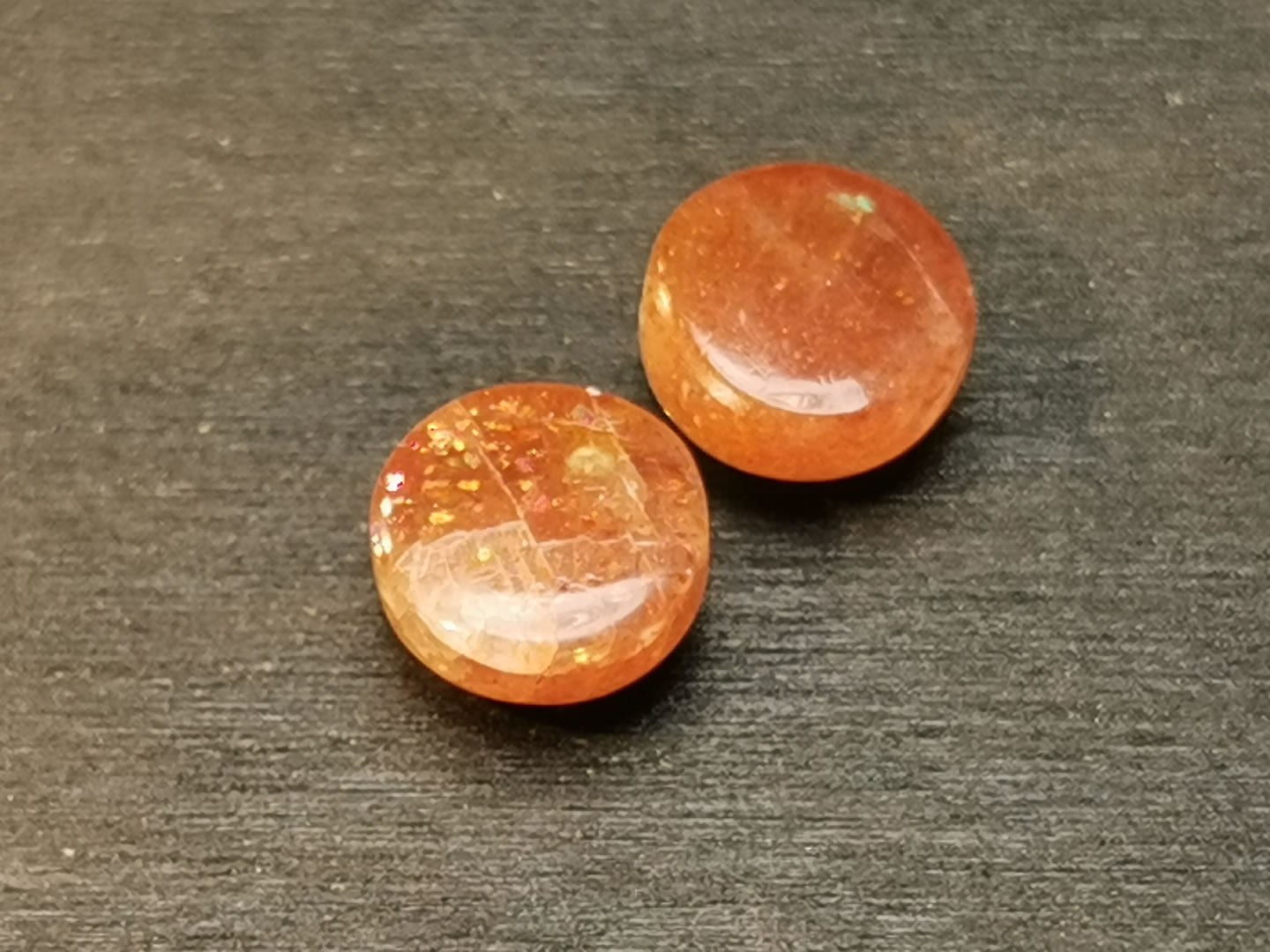 Pietra di Sole taglio rotondo cabochon 6,94 ct