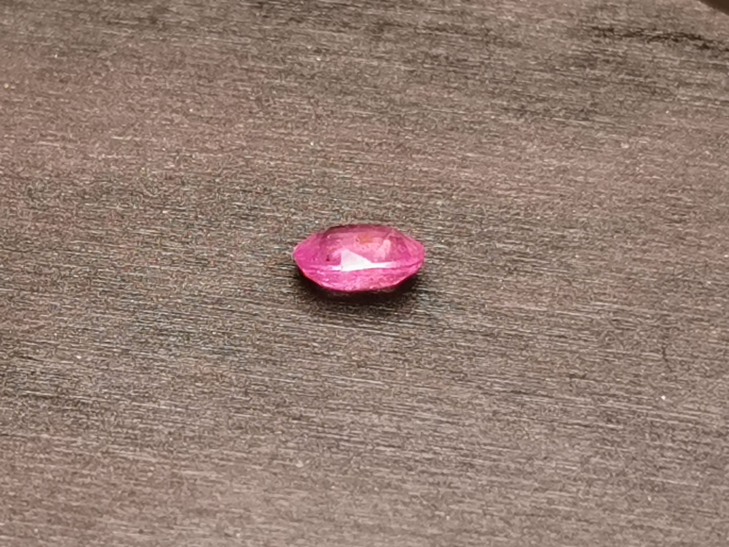 Zaffiro rosa taglio ovale 1,81 ct