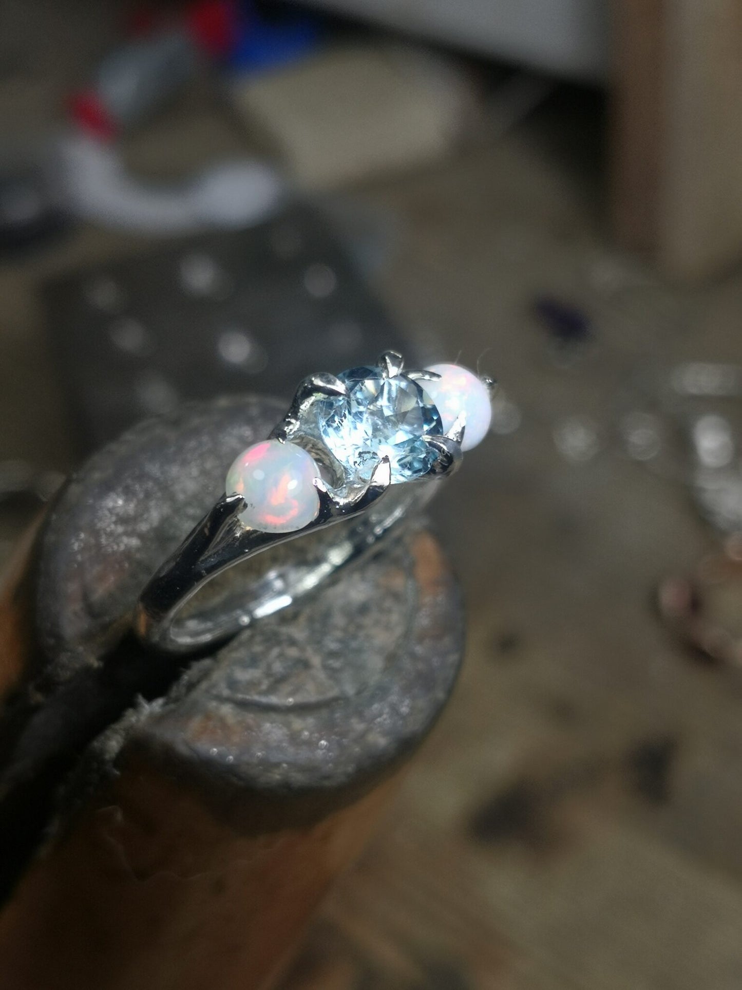 Trilogy "NeroCraft" con Topazio Sky ed Opali Etiopi Cabochon