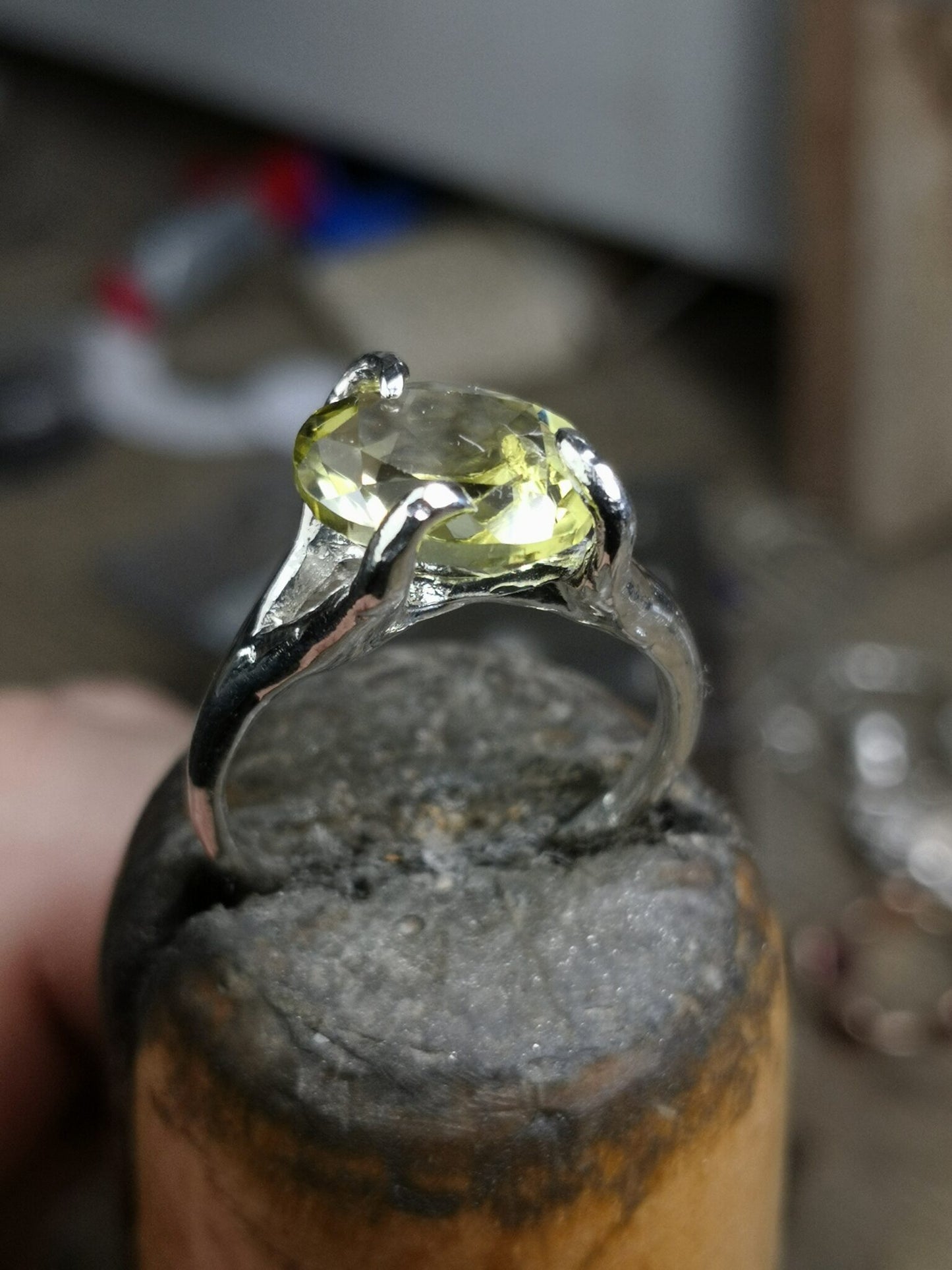 Anello "Mini Roots" con Peridoto