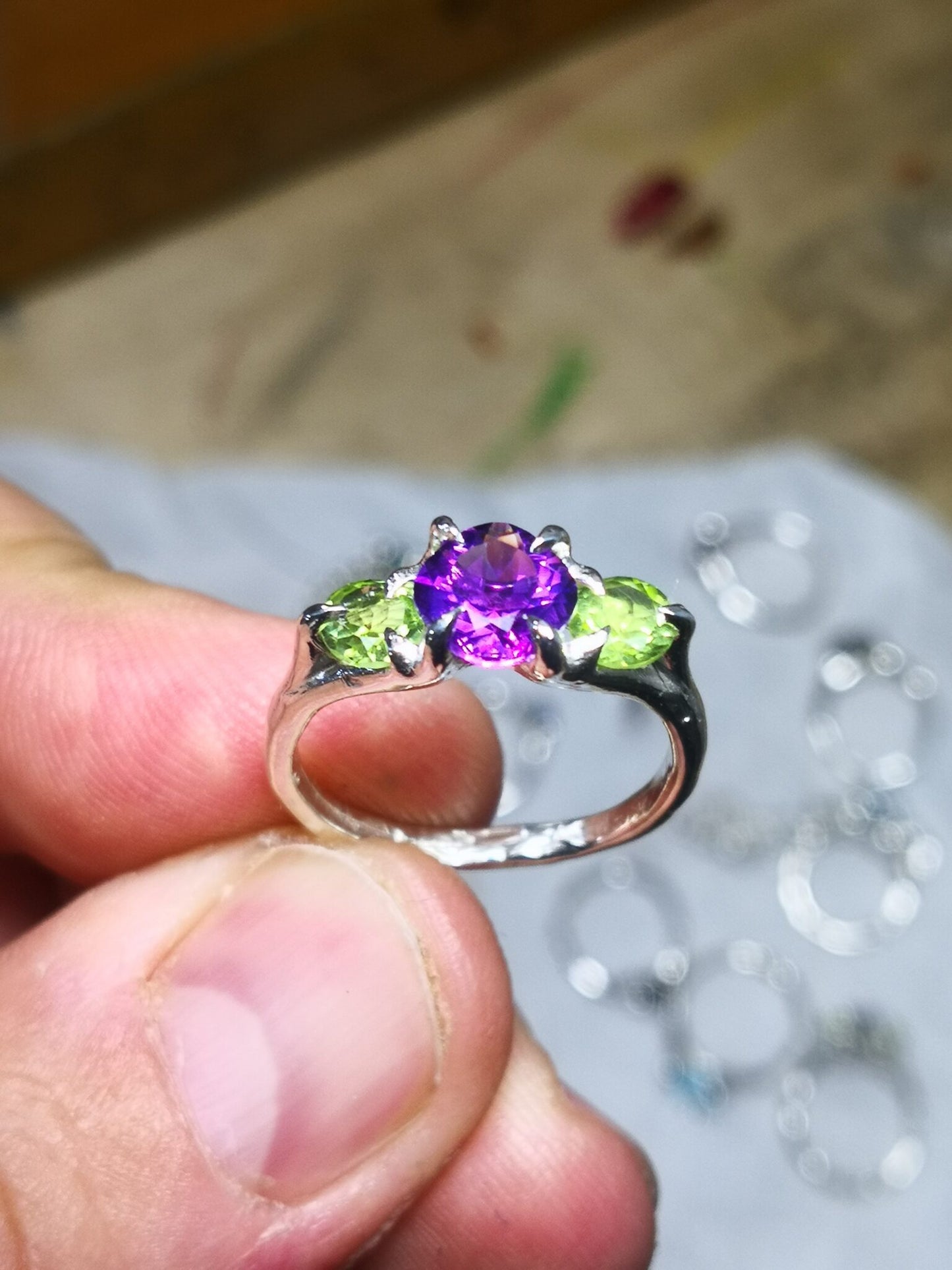 Trilogy "NeroCraft" con Ametista Taglio Cuscino e Peridoti