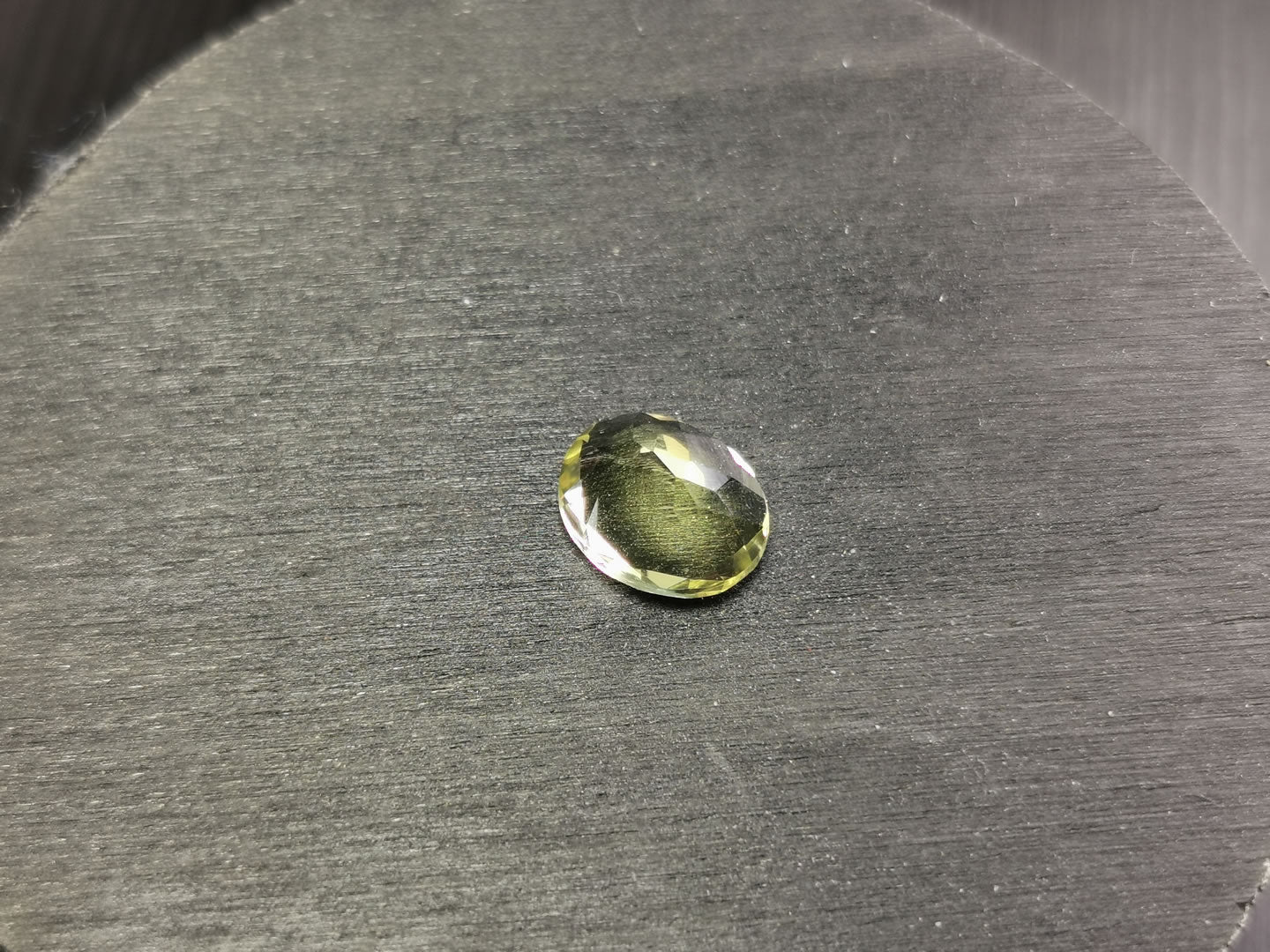 Quarzo Lemon taglio ovale 3,79 ct