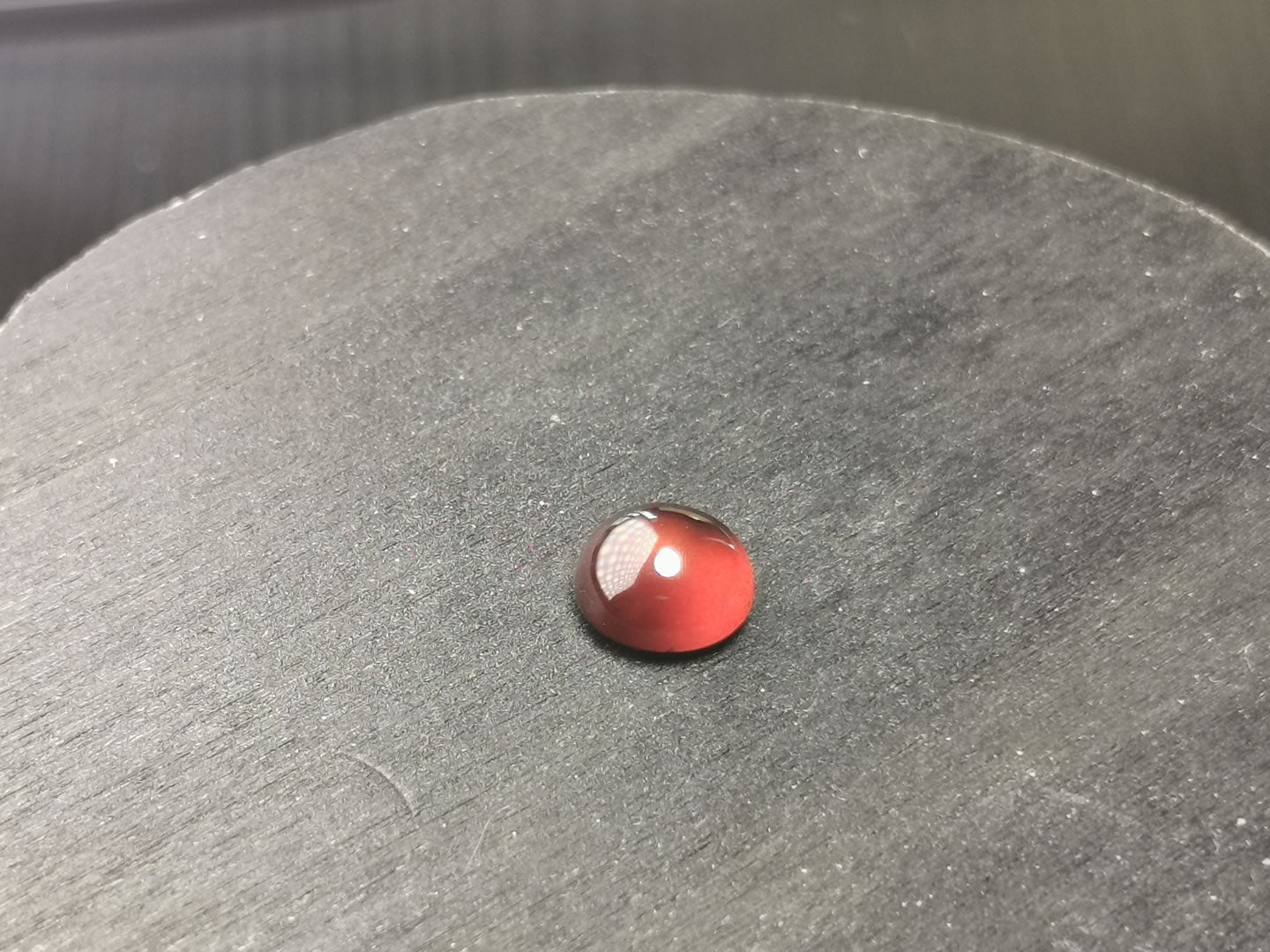 Granato Essonite taglio rotondo cabochon 2,57 ct