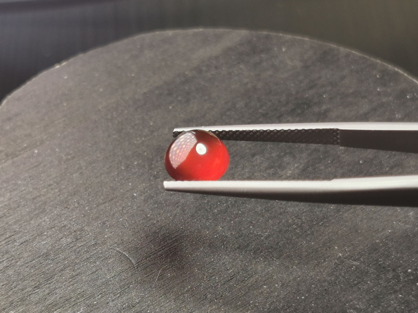 Granato Essonite taglio rotondo cabochon 2,57 ct