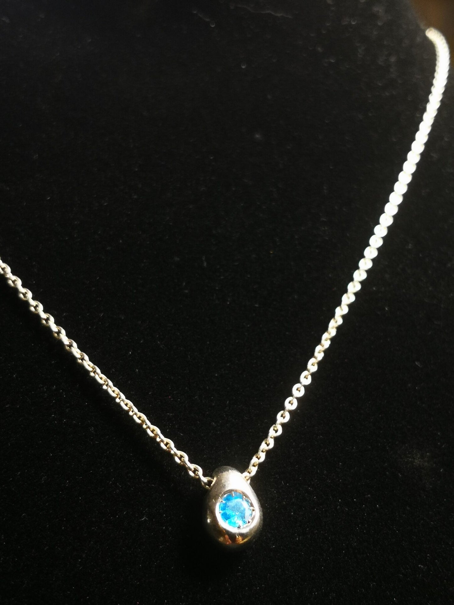 Ciottolo in Argento con Apatite Blu Tonda