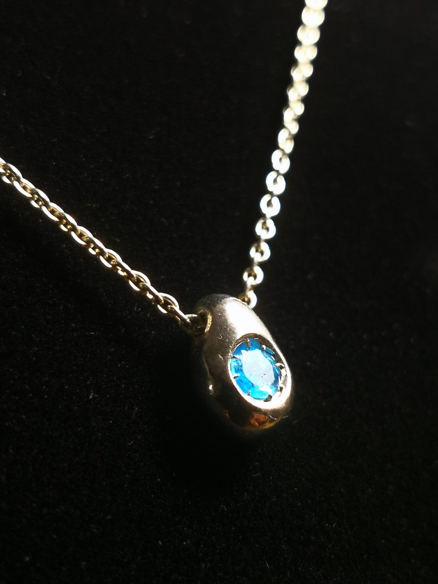 Ciottolo in Argento con Apatite Blu Tonda
